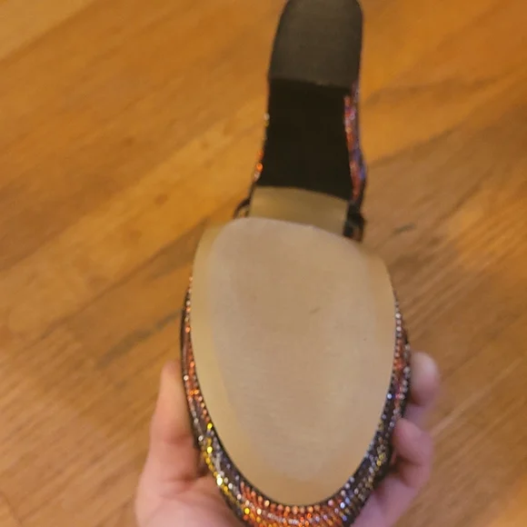 Size 6 Betsey Johnson Alaia heels - Picture 4 of 5